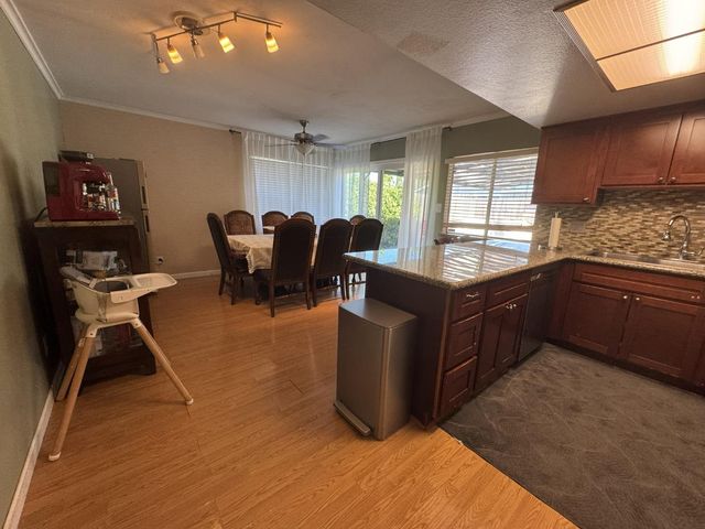 6904 Winlock Ave, Citrus Heights, CA 95621