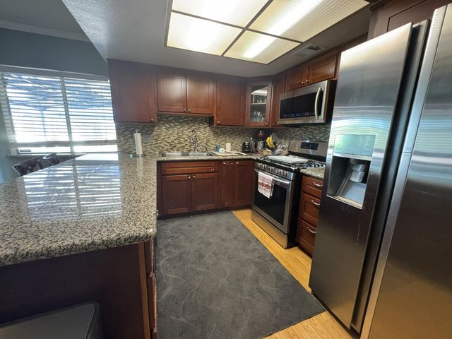6904 Winlock Ave, Citrus Heights, CA 95621