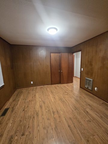 1404 Cypress St, Shelbyville, TN 37160