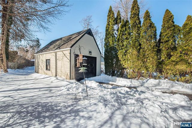 12 Ward Place, Caldwell, NJ 07006