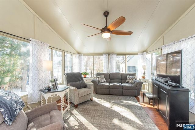 12 Ward Place, Caldwell, NJ 07006