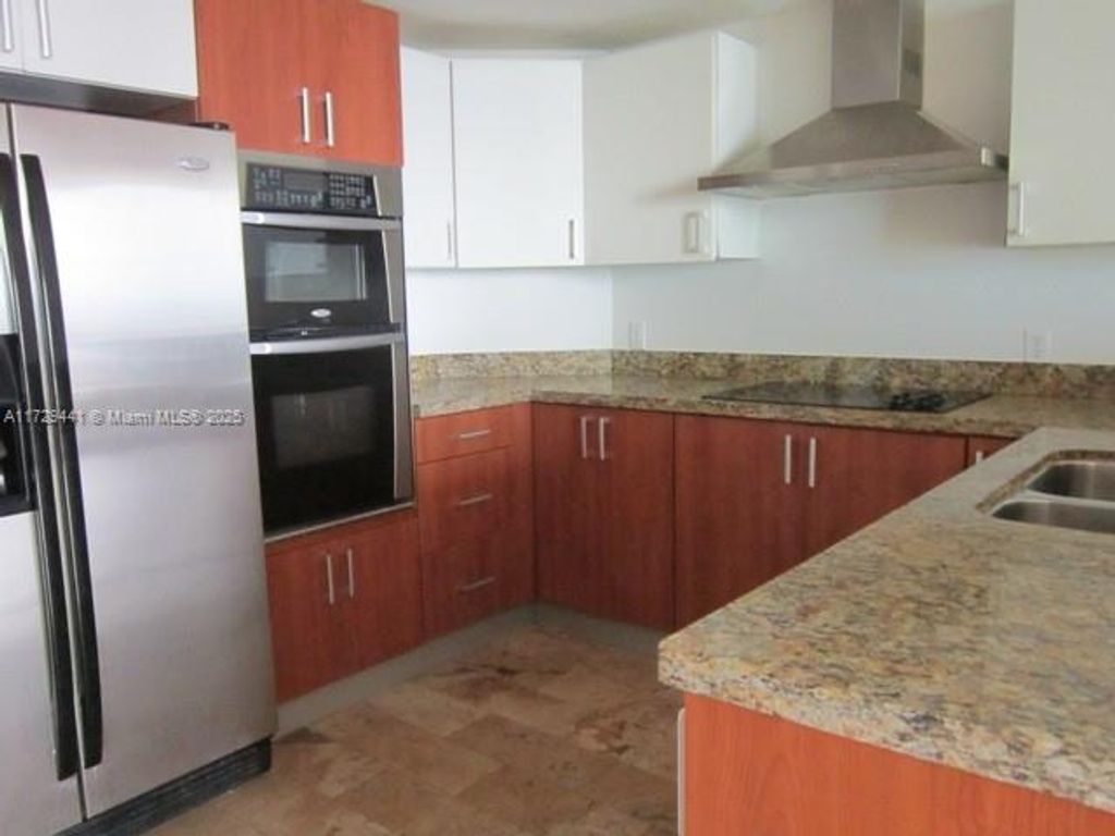 170 SE 14th St 2306, Miami, FL 33131