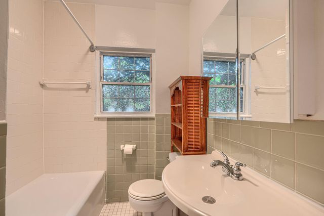 205 E 32ND, Baltimore, MD 21218