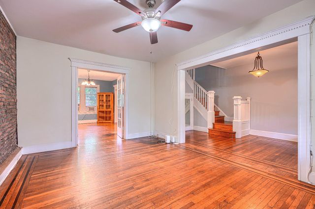 205 E 32ND, Baltimore, MD 21218