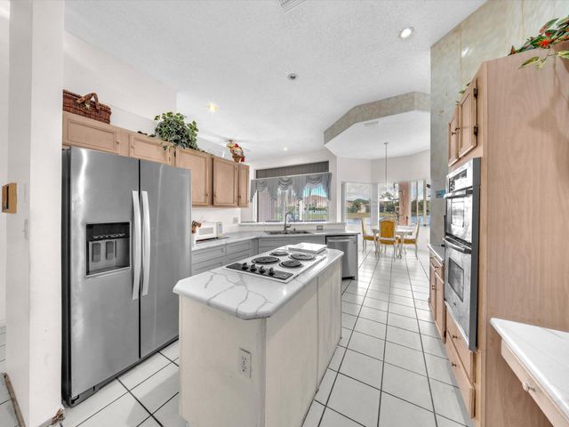 5111 NW 104th Avenue, Coral Springs, FL 33076