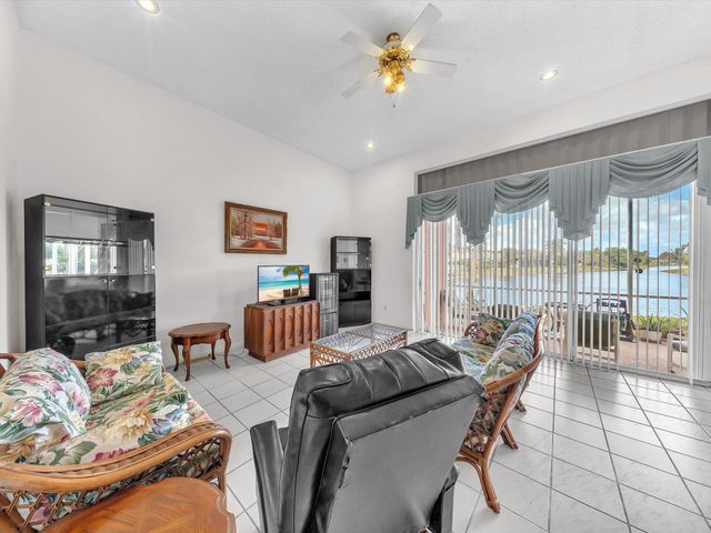 5111 NW 104th Avenue, Coral Springs, FL 33076