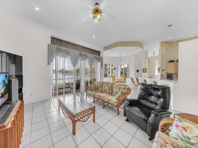 5111 NW 104th Avenue, Coral Springs, FL 33076