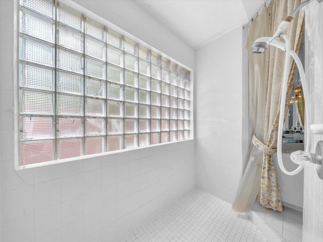 5111 NW 104th Avenue, Coral Springs, FL 33076