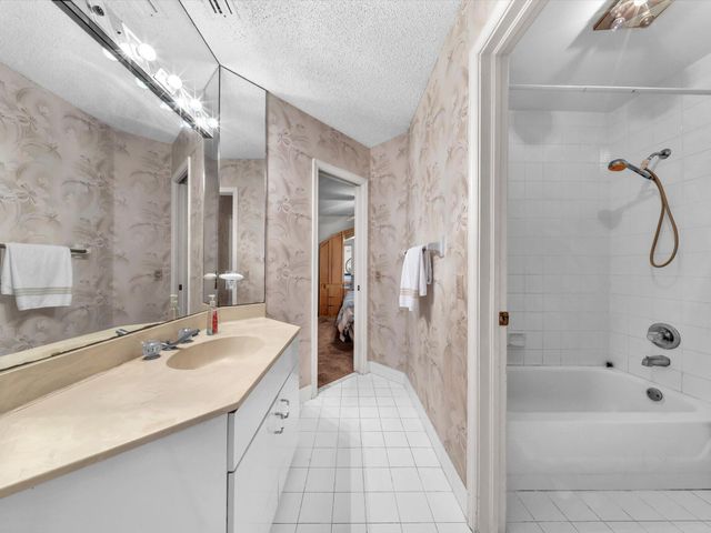 5111 NW 104th Avenue, Coral Springs, FL 33076