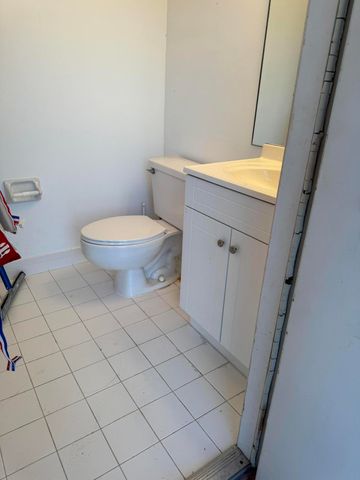 5111 NW 104th Avenue, Coral Springs, FL 33076