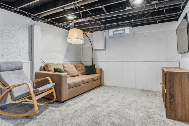 1436 Banbury Avenue, Grand Rapids, MI 49505