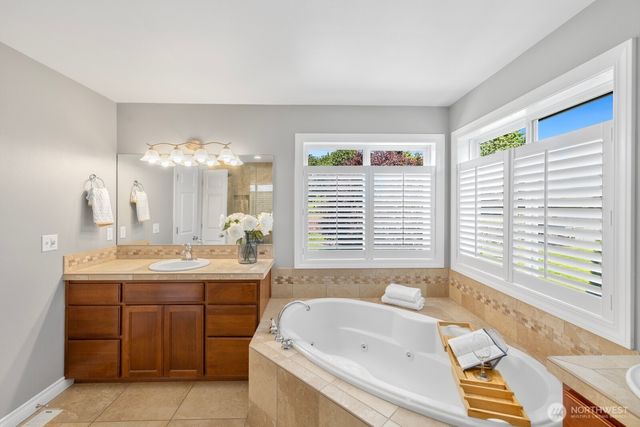 21715 31st St. E., Lake Tapps, WA 98391