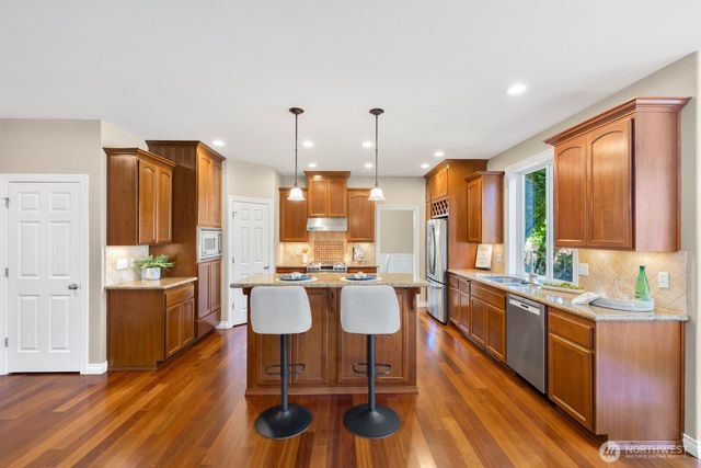 21715 31st St. E., Lake Tapps, WA 98391