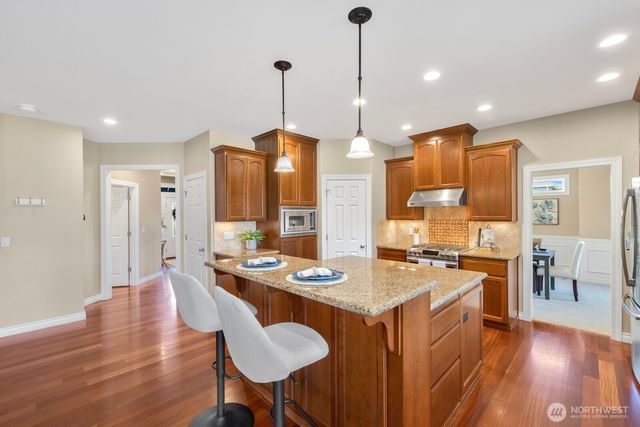 21715 31st St. E., Lake Tapps, WA 98391