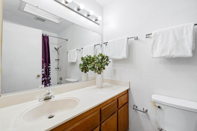 3608 Gold Creek Ln, Sacramento, CA 95827
