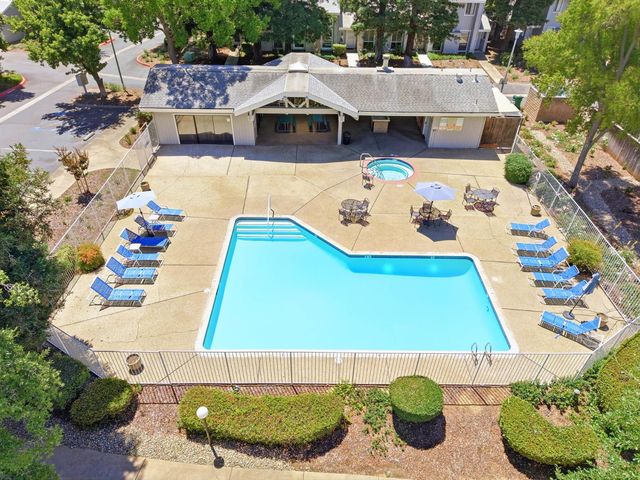 3608 Gold Creek Ln, Sacramento, CA 95827