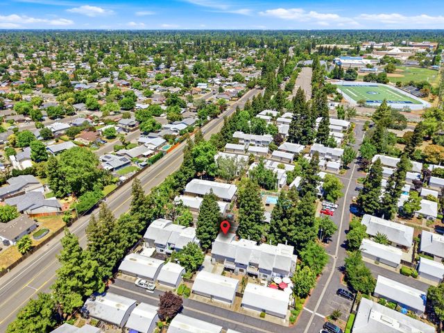 3608 Gold Creek Ln, Sacramento, CA 95827