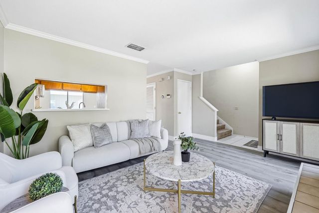 3608 Gold Creek Ln, Sacramento, CA 95827