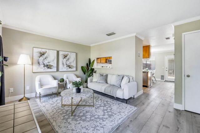 3608 Gold Creek Ln, Sacramento, CA 95827