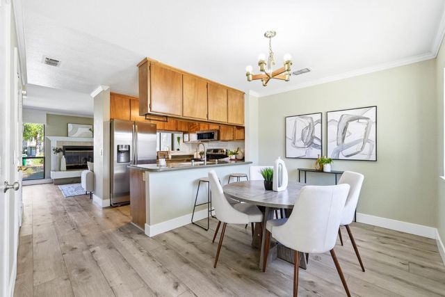 3608 Gold Creek Ln, Sacramento, CA 95827