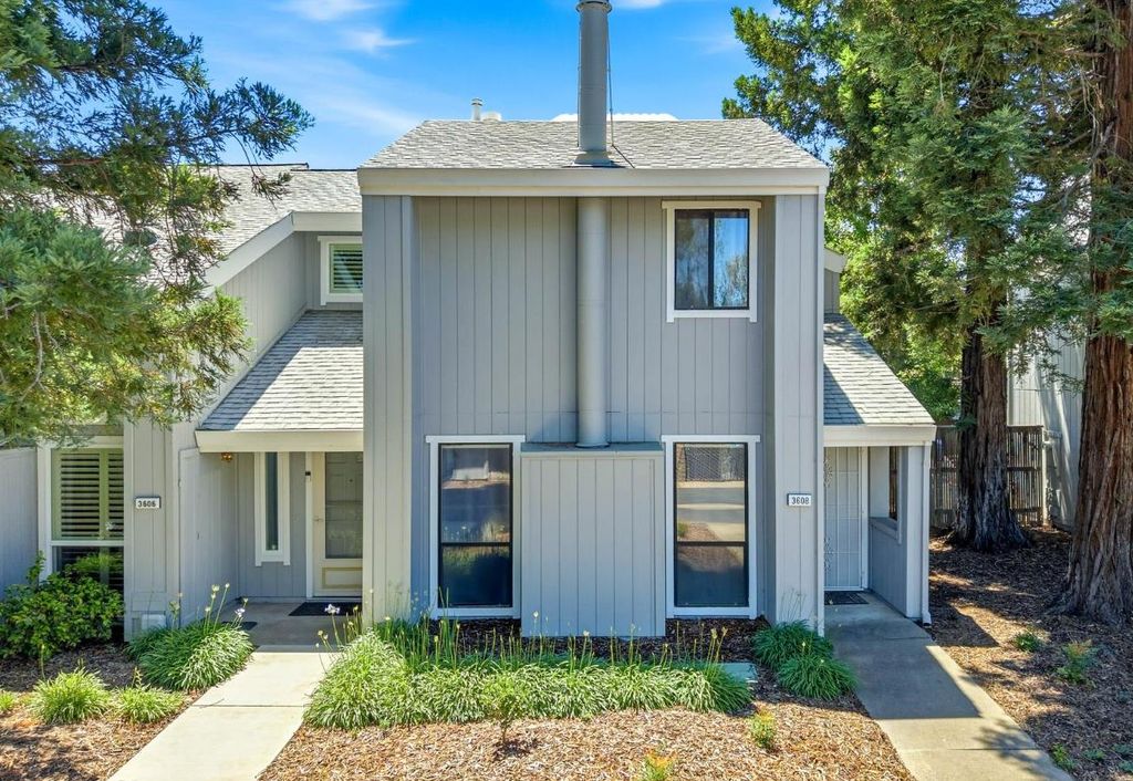 3608 Gold Creek Ln, Sacramento, CA 95827