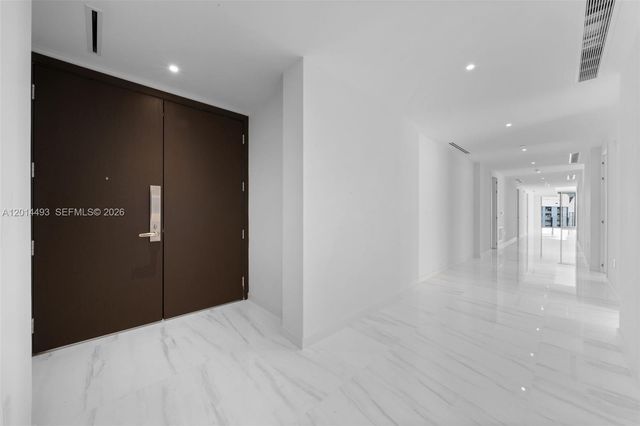 300 Biscayne Blvd Way 3801, Miami, FL 33131