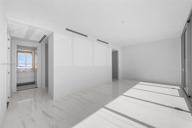 300 Biscayne Blvd Way 3801, Miami, FL 33131