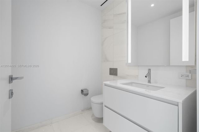 300 Biscayne Blvd Way 3801, Miami, FL 33131