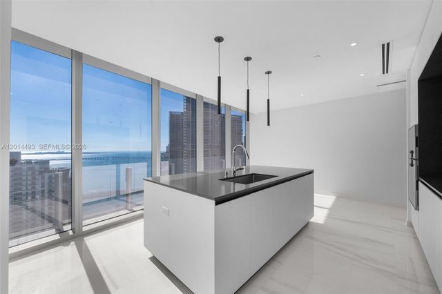 300 Biscayne Blvd Way 3801, Miami, FL 33131
