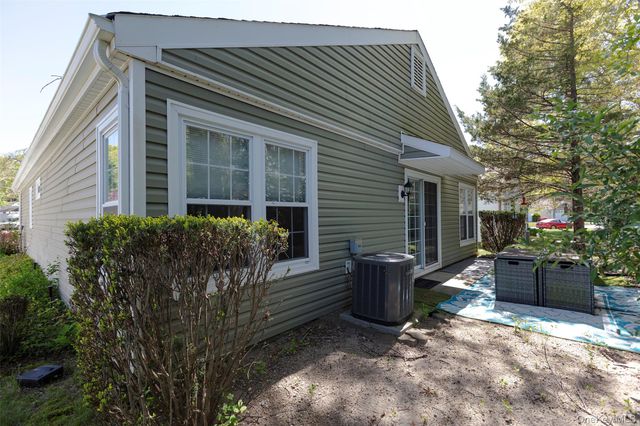 225 Kingston Drive, Ridge, NY 11961