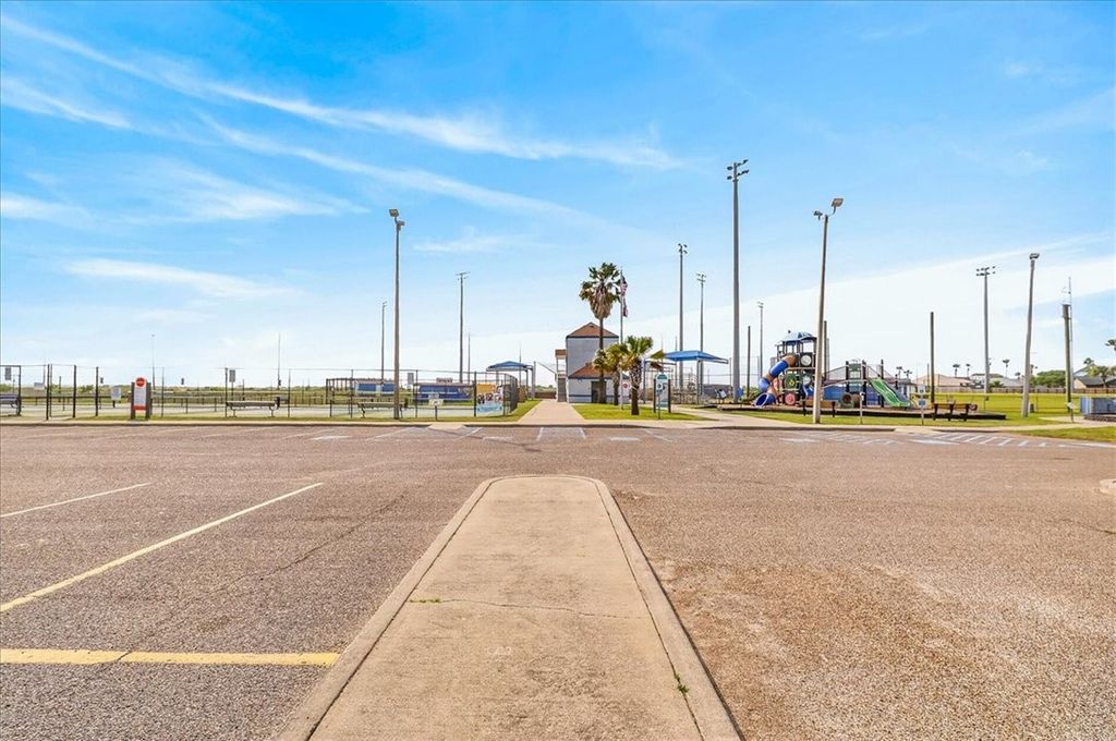 618 Sandpiper Cir, Port Aransas, TX 78373 — photo 4