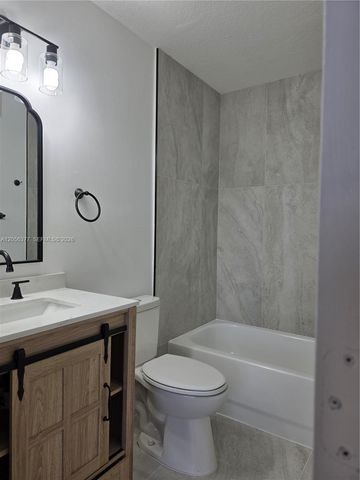 3415 NE 9th Dr 202, Homestead, FL 33033