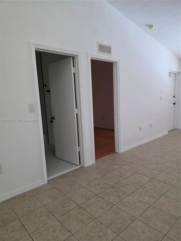 3415 NE 9th Dr 202, Homestead, FL 33033