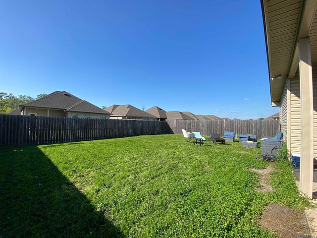 1330 Rustic Pine Dr, Baton Rouge, LA 70820