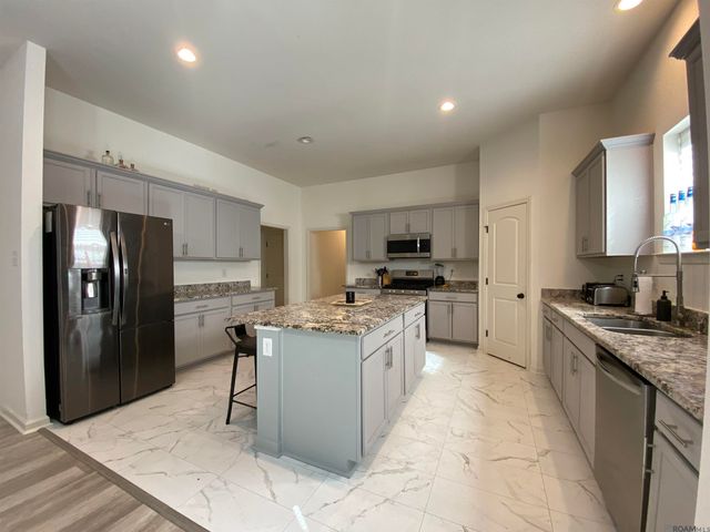 1330 Rustic Pine Dr, Baton Rouge, LA 70820