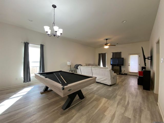 1330 Rustic Pine Dr, Baton Rouge, LA 70820