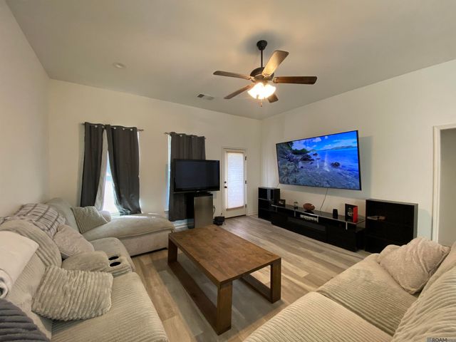 1330 Rustic Pine Dr, Baton Rouge, LA 70820