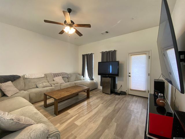 1330 Rustic Pine Dr, Baton Rouge, LA 70820