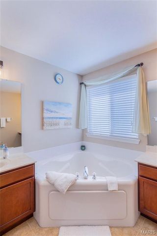 2457 Dunheath Lane, Dardenne Prairie, MO 63368