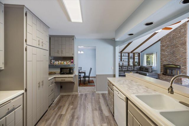 1989 N Park Drive, Saint Paul, MN 55119