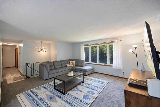 1989 N Park Drive, Saint Paul, MN 55119