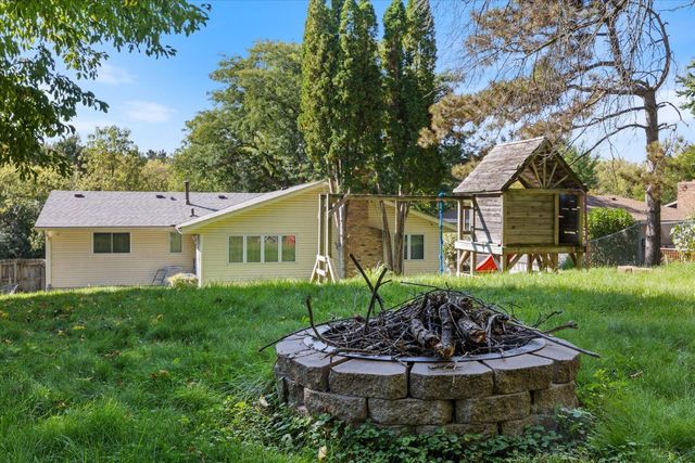 1989 N Park Drive, Saint Paul, MN 55119