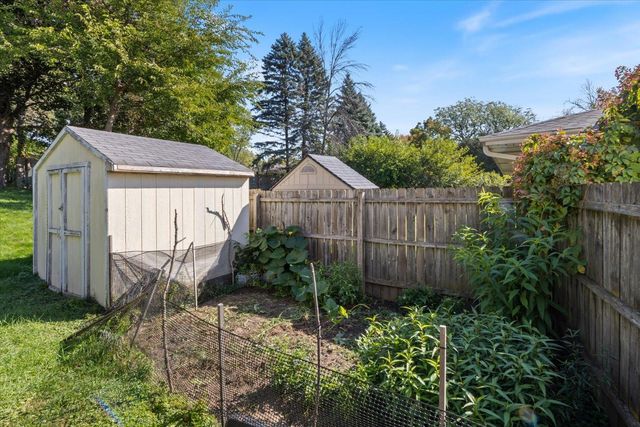 1989 N Park Drive, Saint Paul, MN 55119