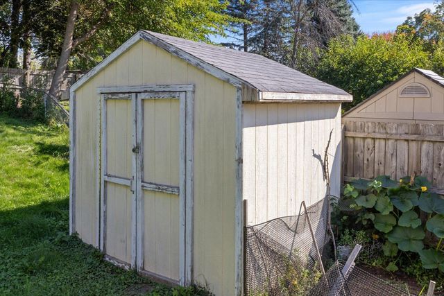 1989 N Park Drive, Saint Paul, MN 55119