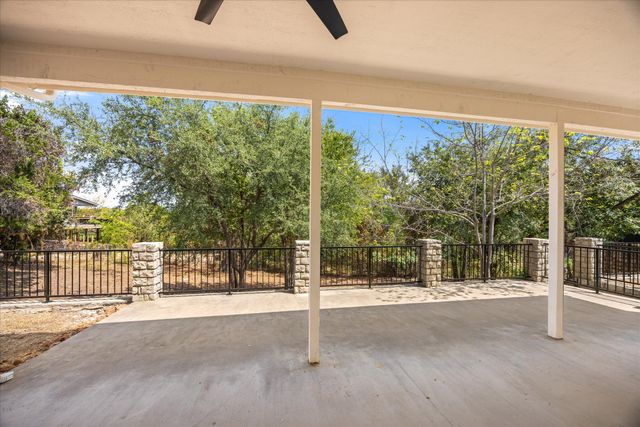 5105 Fairway Circle, De Cordova, TX 76049