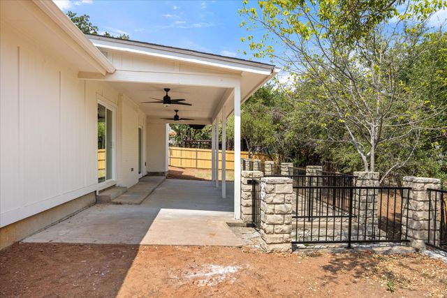 5105 Fairway Circle, De Cordova, TX 76049