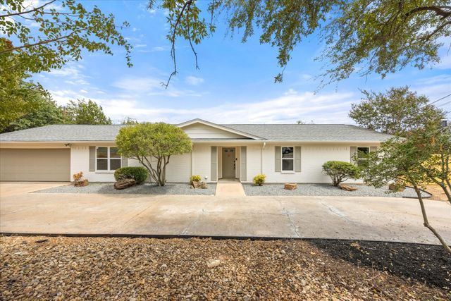 5105 Fairway Circle, De Cordova, TX 76049