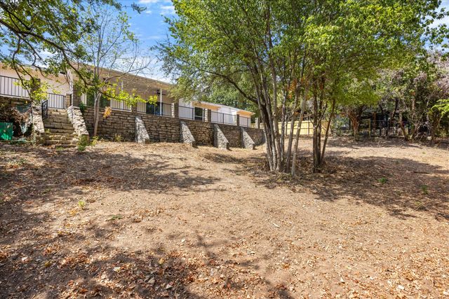 5105 Fairway Circle, De Cordova, TX 76049