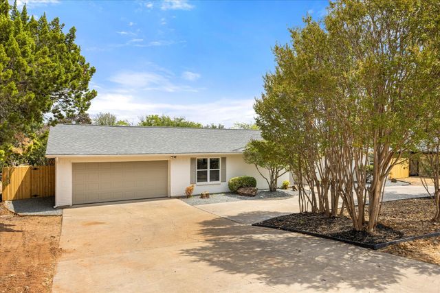 5105 Fairway Circle, De Cordova, TX 76049