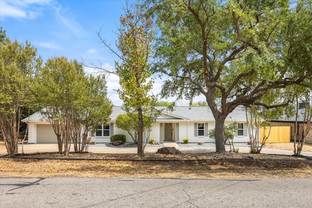 5105 Fairway Circle, De Cordova, TX 76049